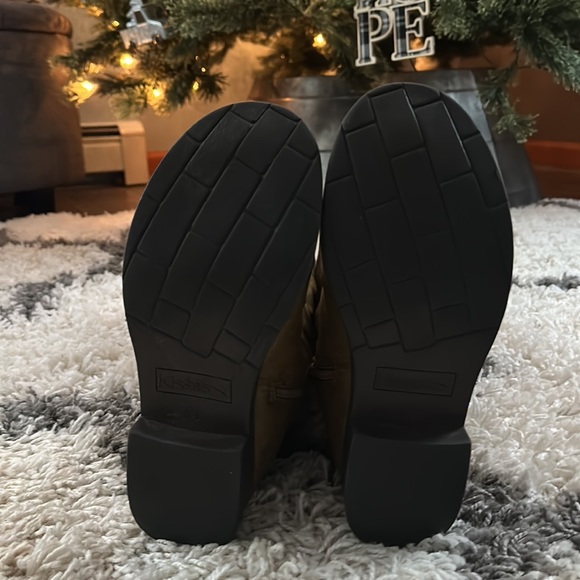 Brown lace back riding boots NWOT - Picture 5 of 5